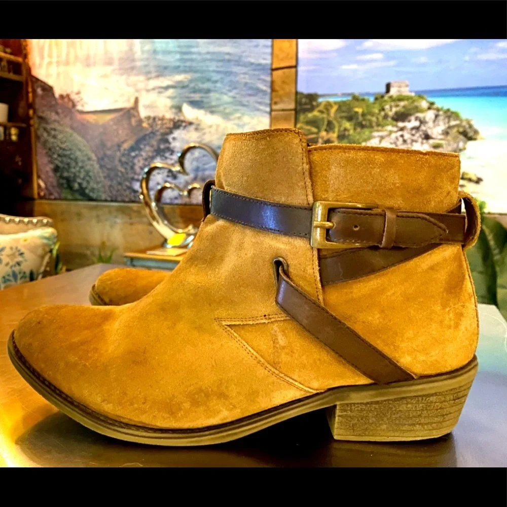HeavenlySoles Suede Belted Booties WIDE 👢🤎